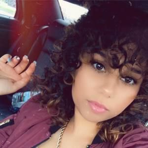 Meet your Posher, Erin'romona